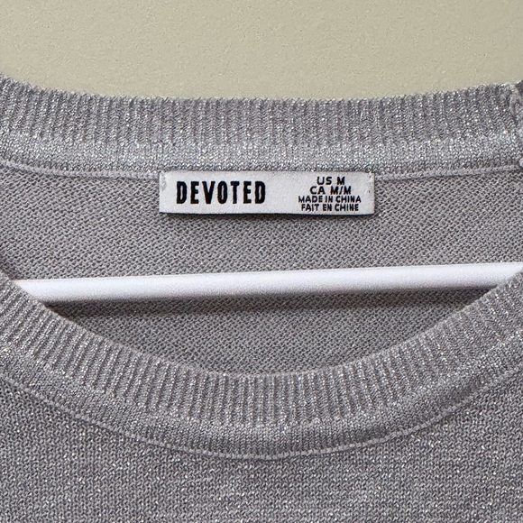 Cozy Gray Crew Neck Sweater with Soft Fabric - Picture 4 of 6